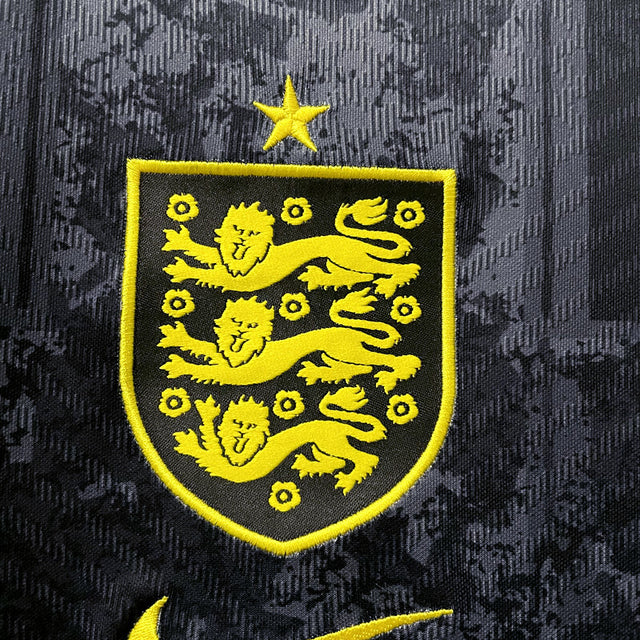 England 22-23 | Black & Yellow Edition